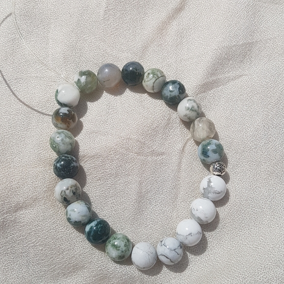 HANDMADE GEMSTONE BRACELET ๐๐ - Picture 1 of 3